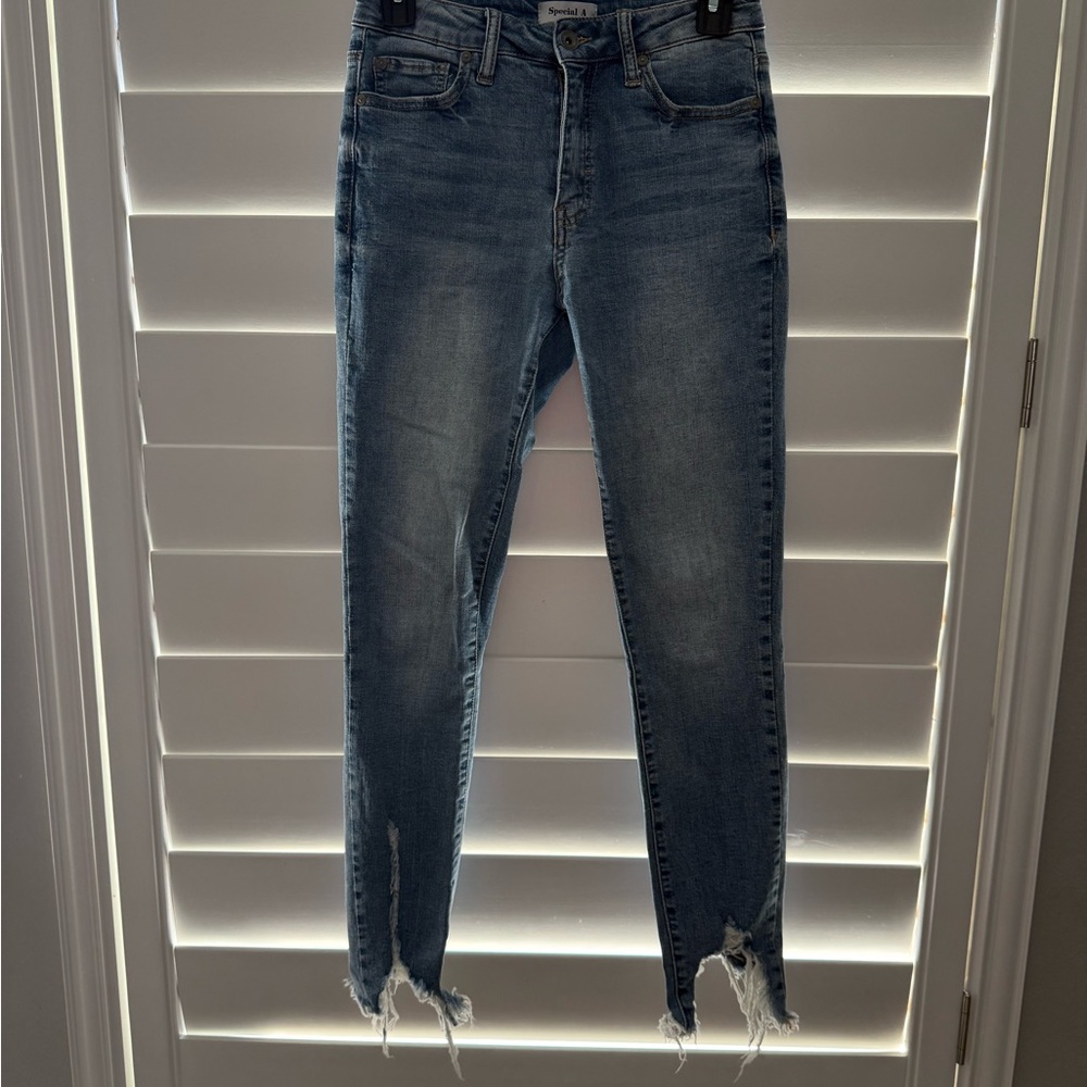 Trendy Blue Distressed Ankle Jeans